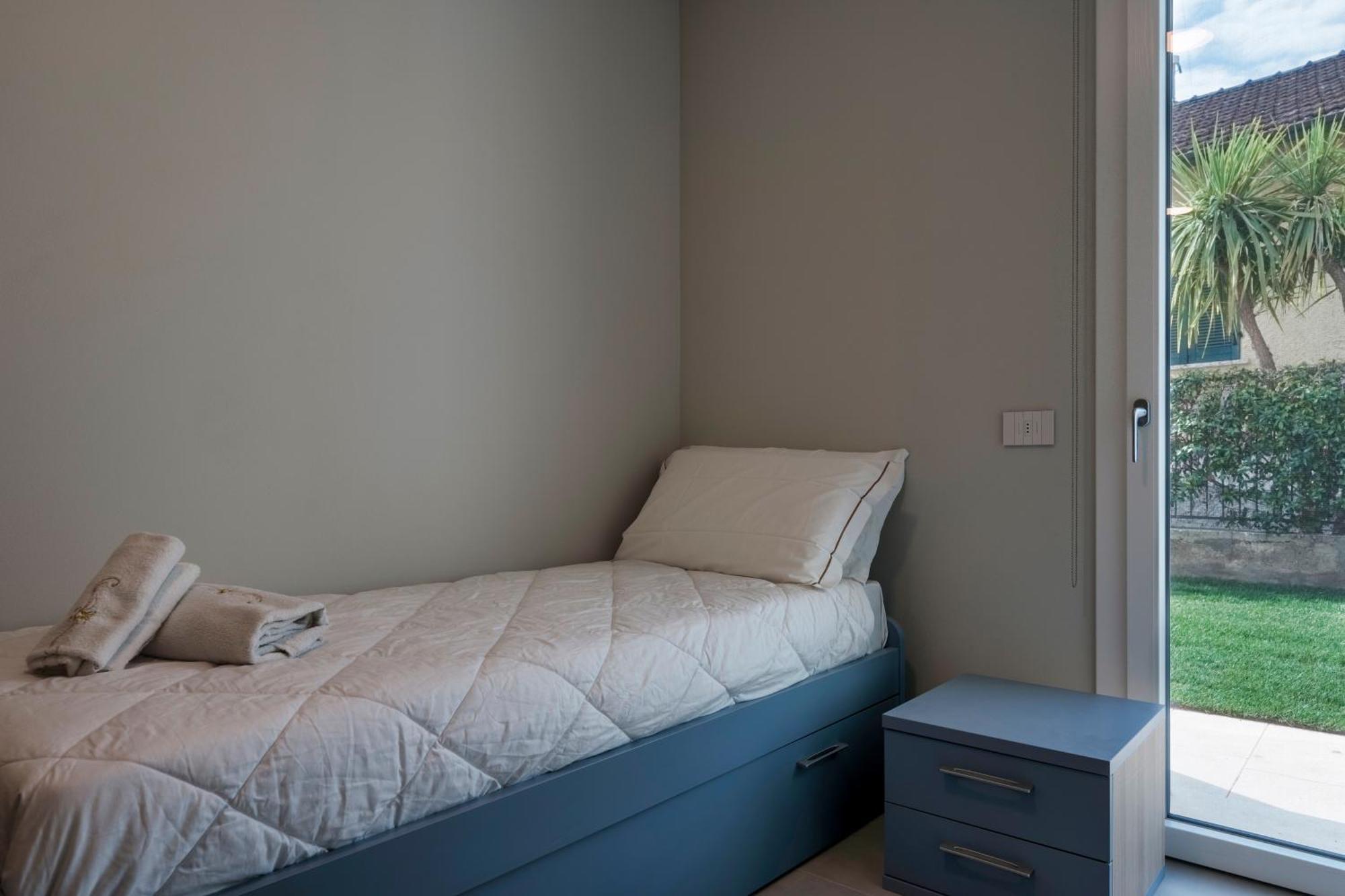 Malvezzi Apartments Desenzano del Garda Bagian luar foto