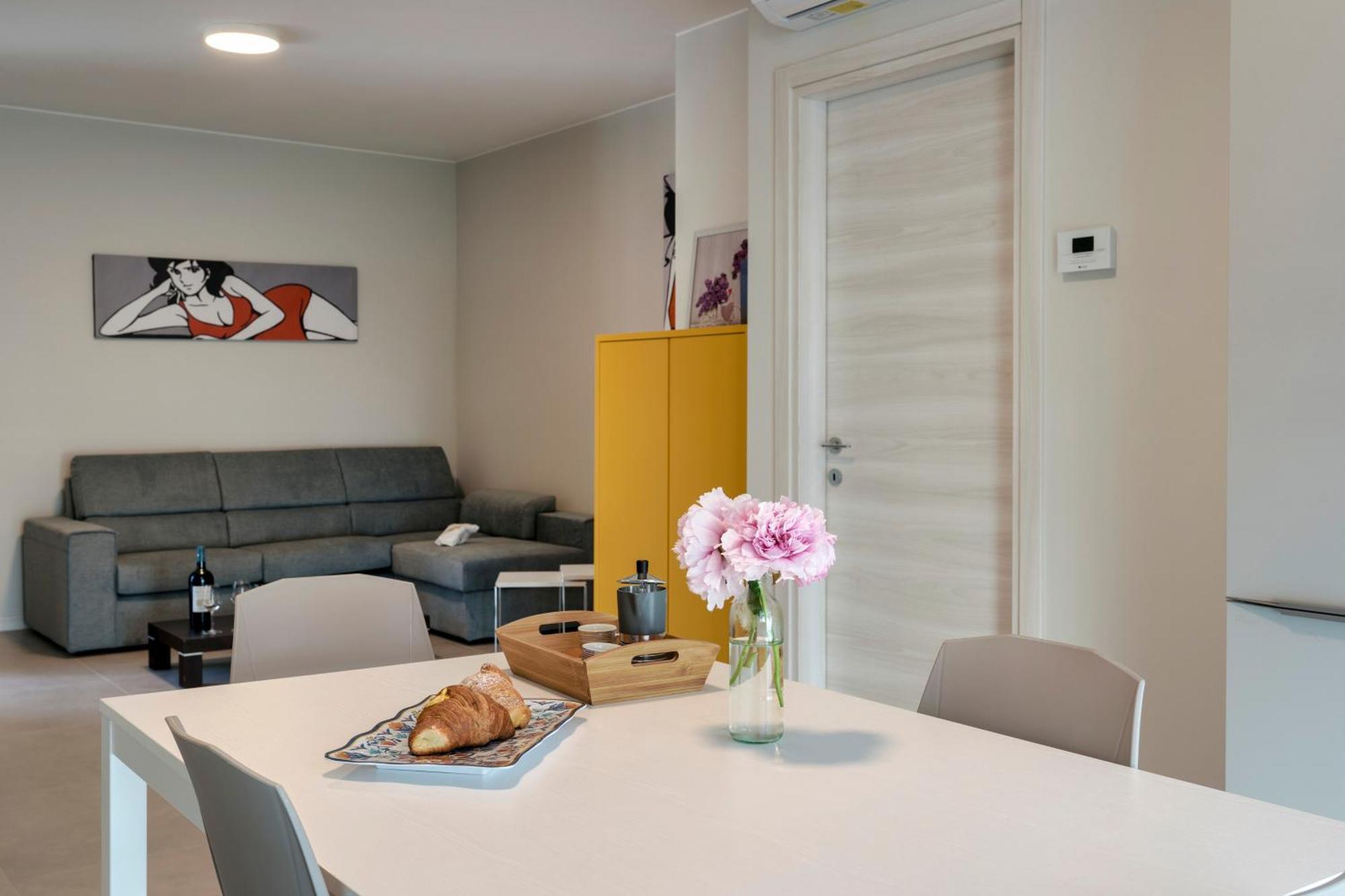Malvezzi Apartments Desenzano del Garda Bagian luar foto