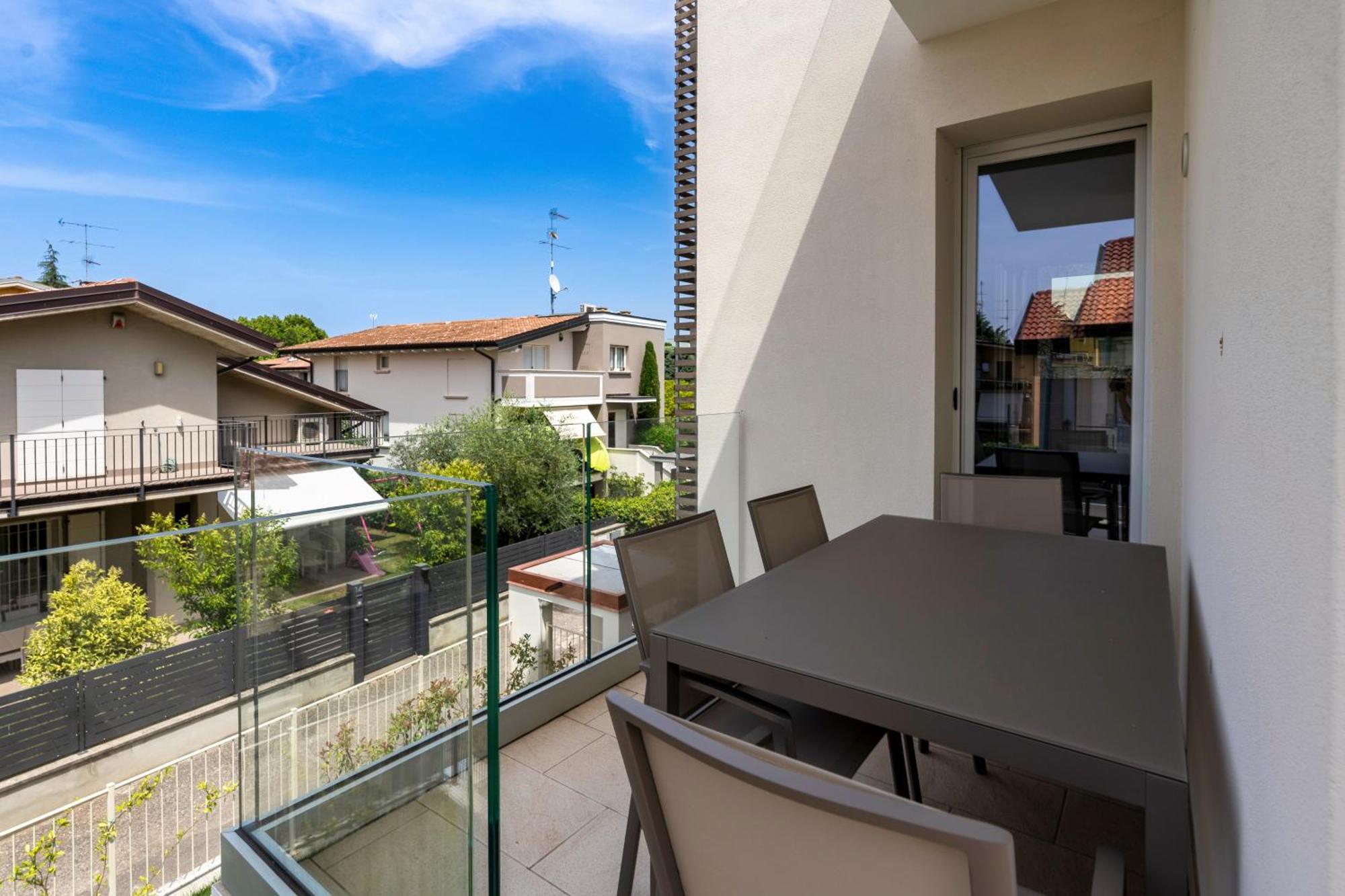 Malvezzi Apartments Desenzano del Garda Bagian luar foto